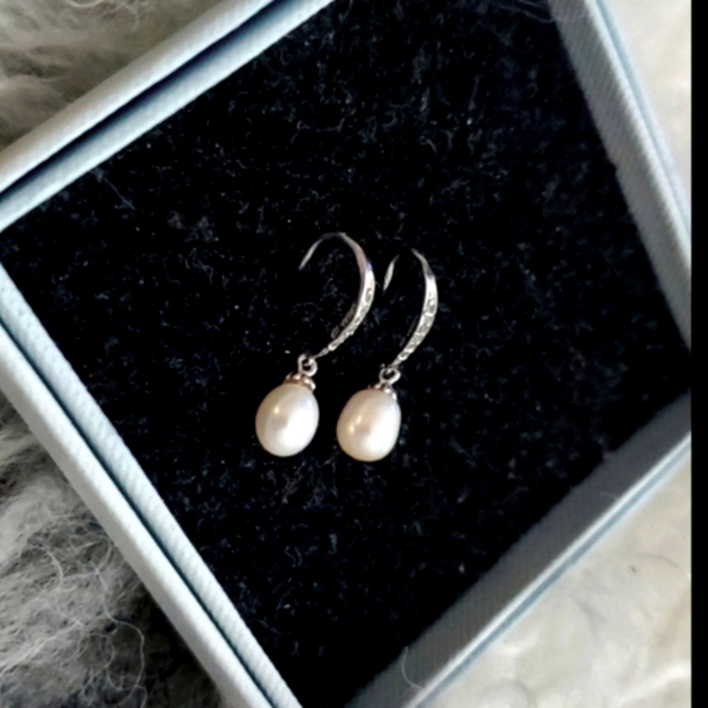 🤍Elegant Silver Natural Pearl Drop Earrings Like NEW